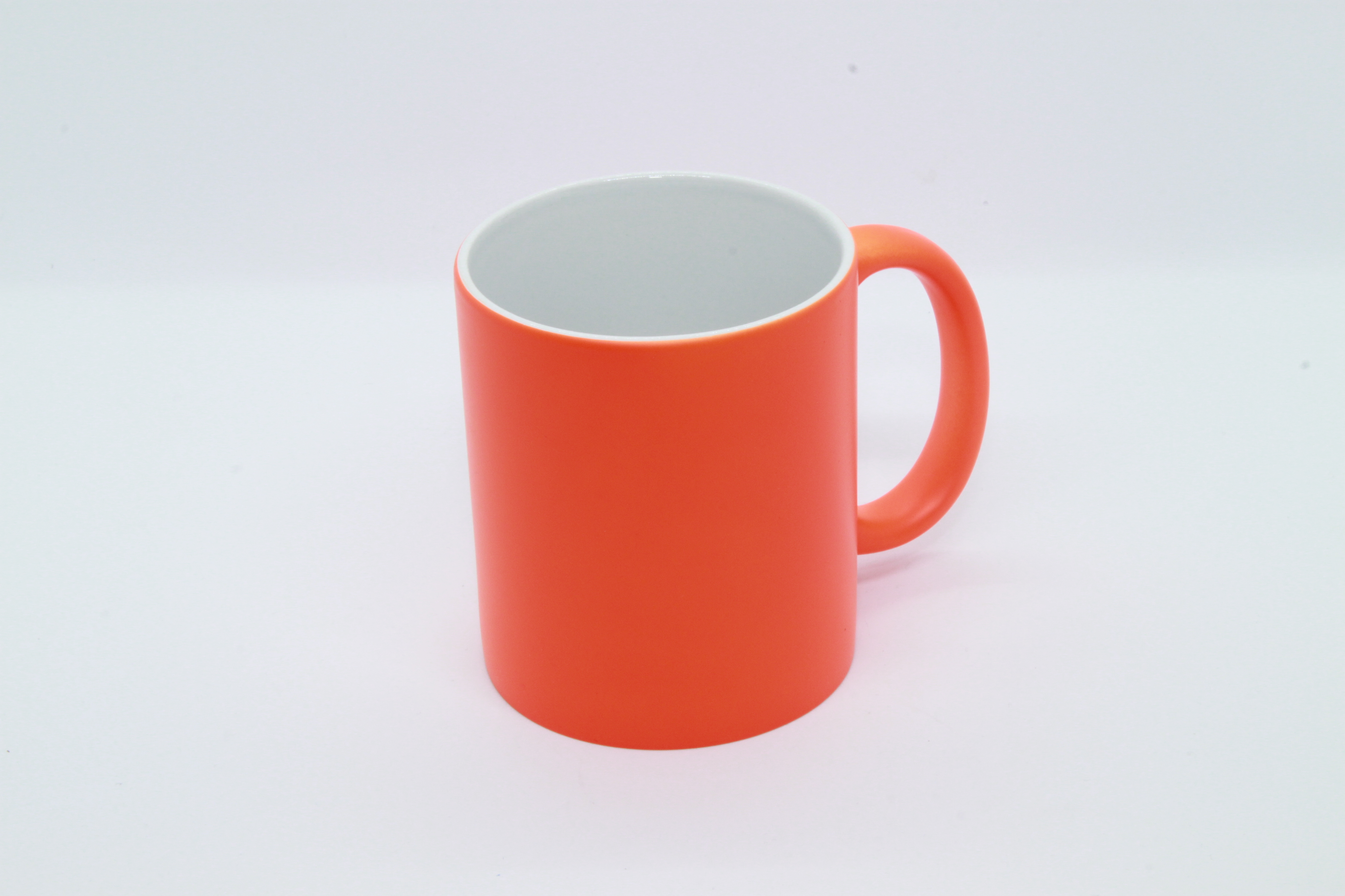 Keramiktasse Orange/Weiss personalisiert